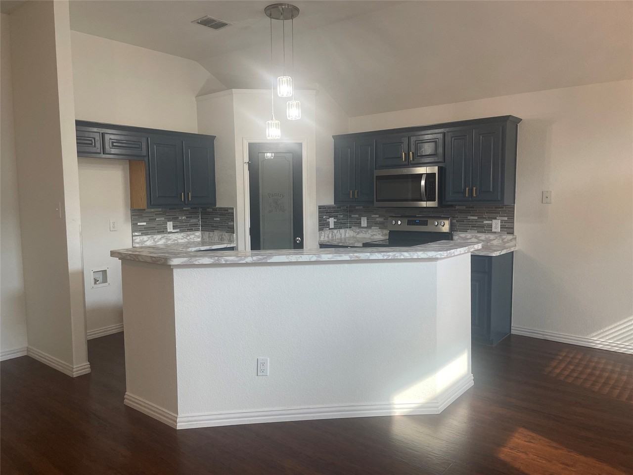 1825 Kingsbrook Trl - Photo 6 of 28