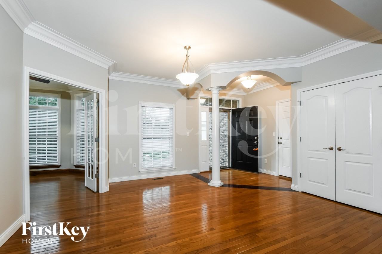 32040 Fairway Dr N - Photo 2 of 15