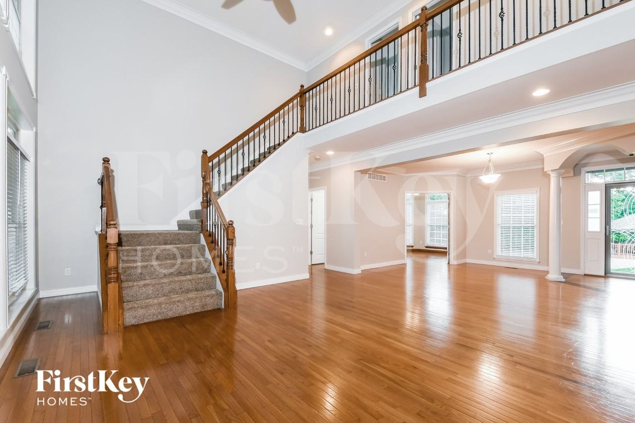 32040 Fairway Dr N - Photo 3 of 15