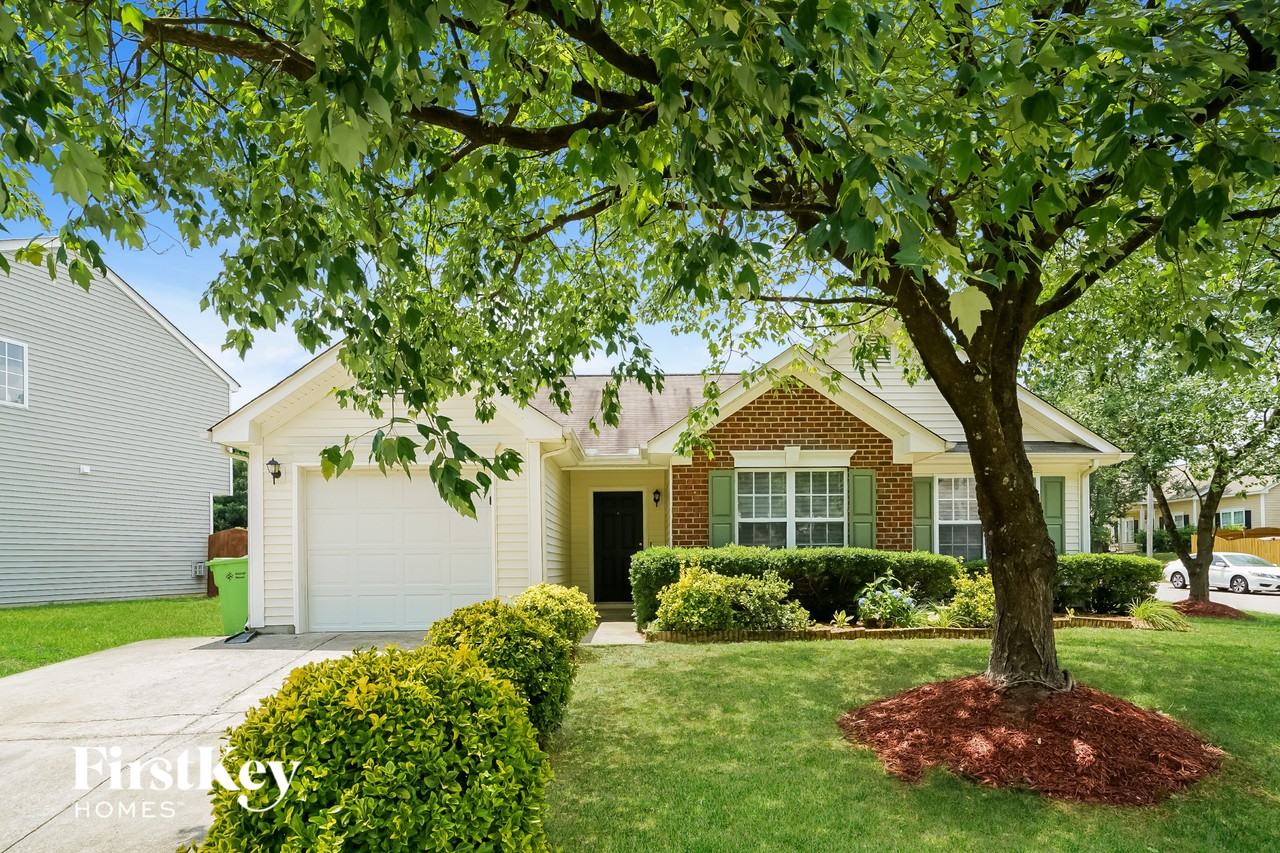 6220 Saybrooke Dr - Photo 2 of 15