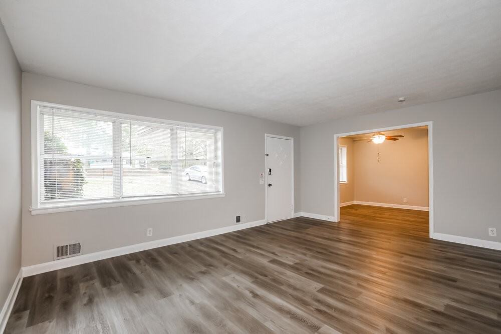 627 Grayson Pkwy - Photo 3 of 25