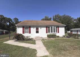 featured image of 42802 Higgs Ln