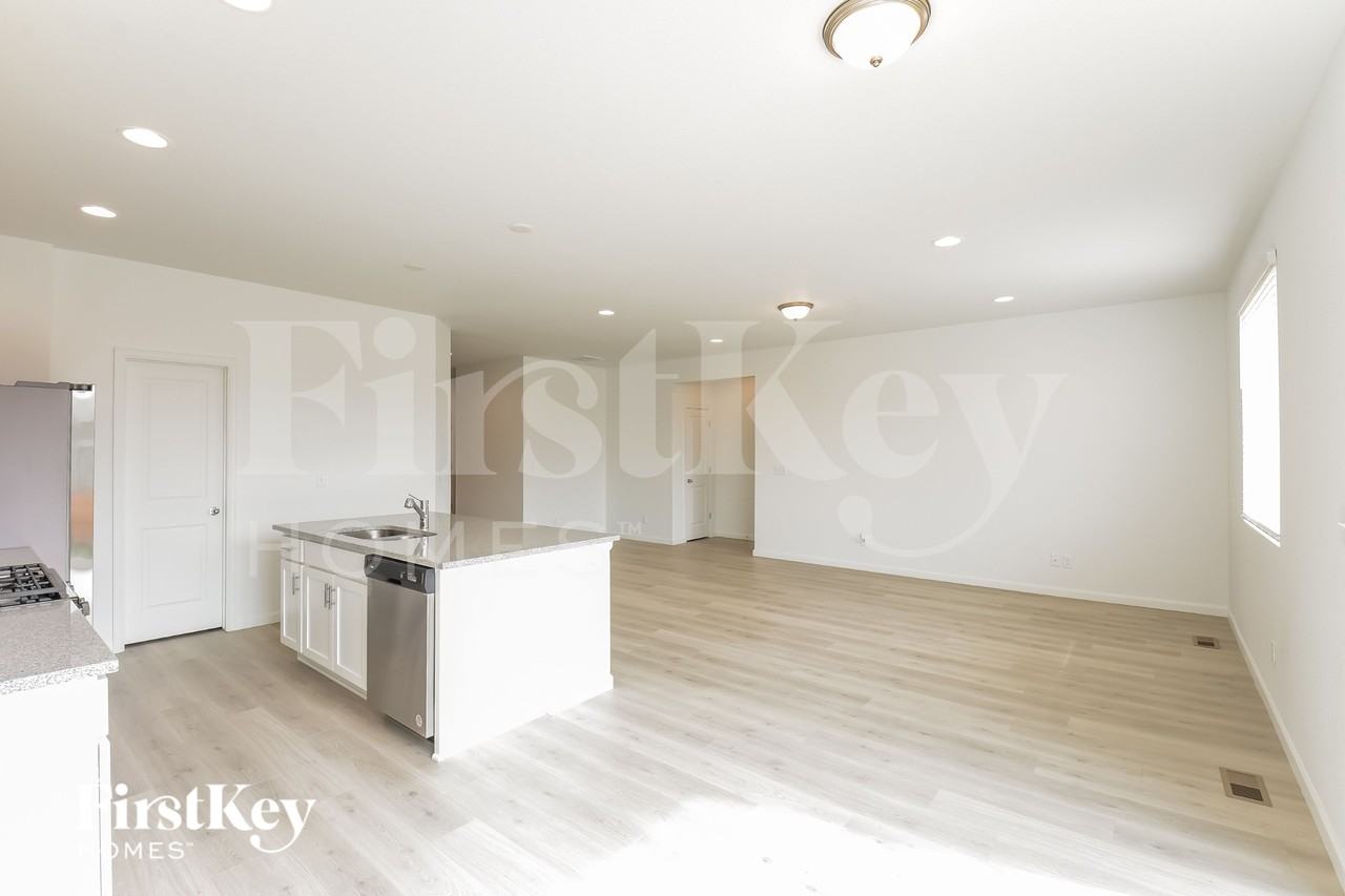 14593 Normande Dr - Photo 5 of 15