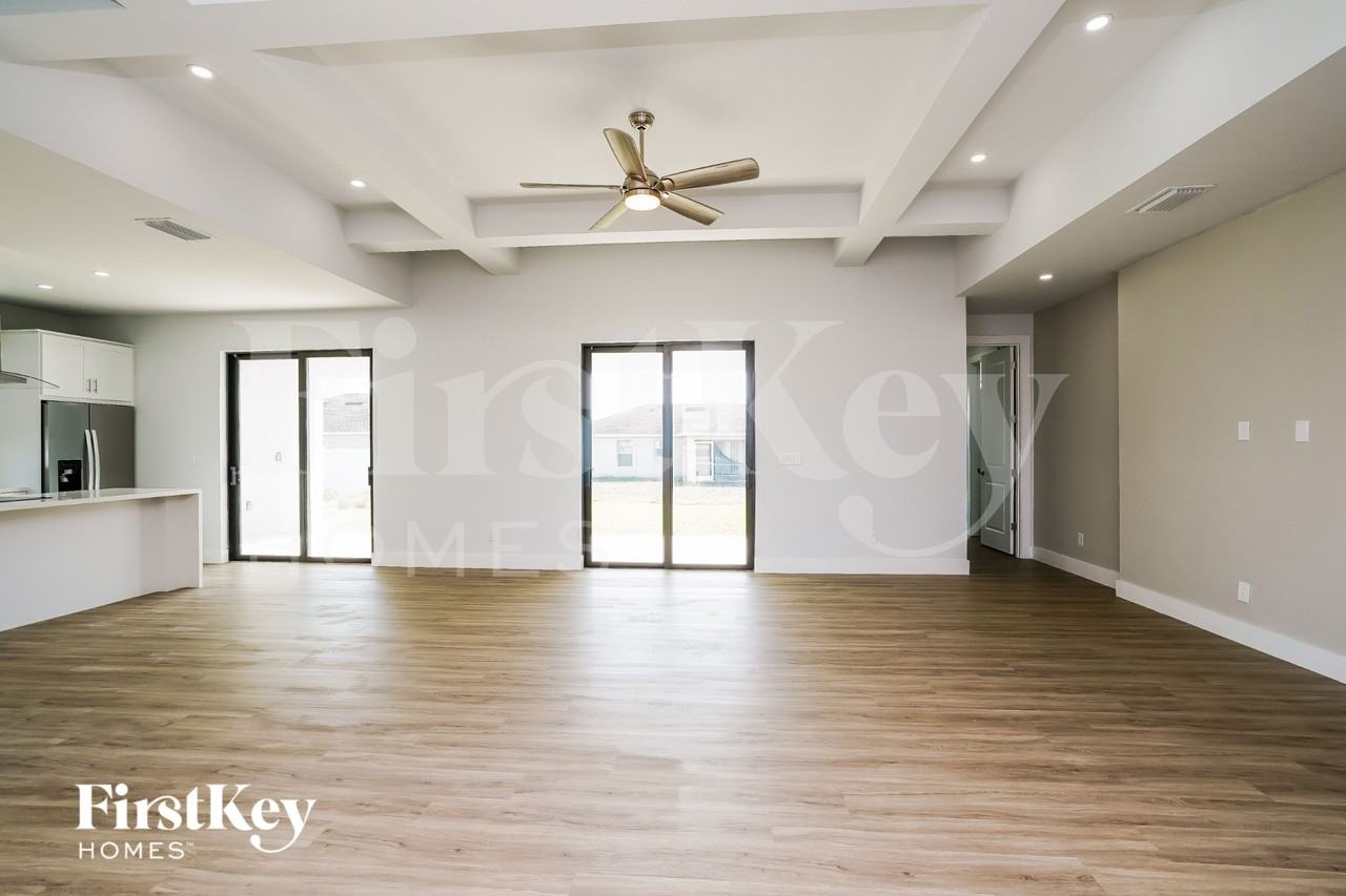 1131 Ne 2nd Pl - Photo 2 of 15