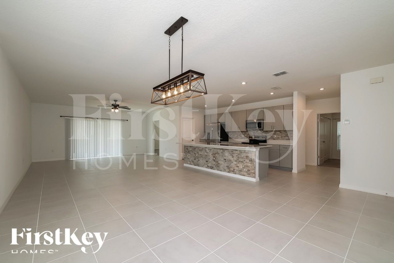 5007 Vellacito Way - Photo 3 of 15