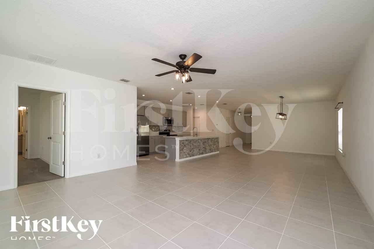 5007 Vellacito Way - Photo 4 of 15