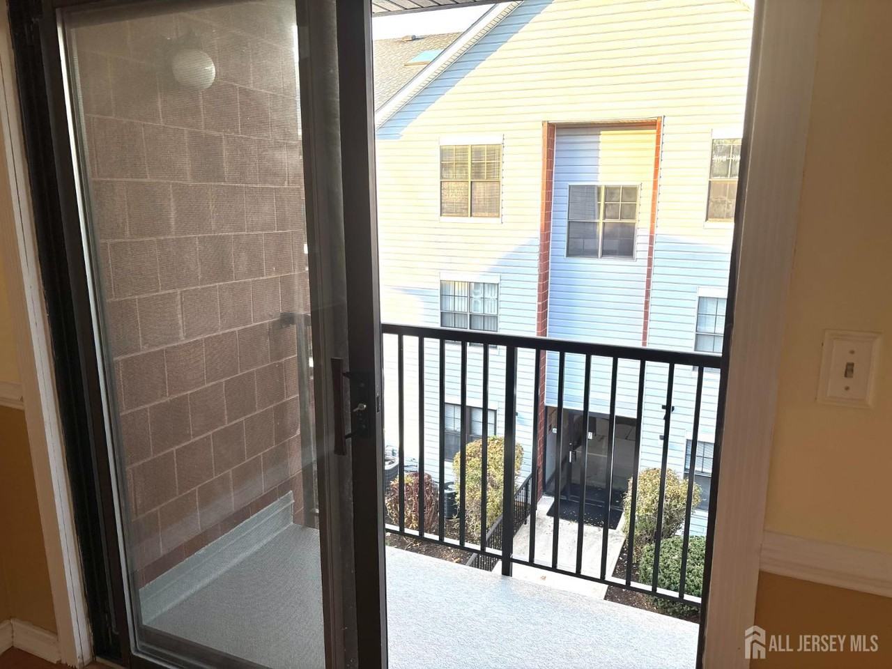 98 Keystone Ct - Photo 5 of 11