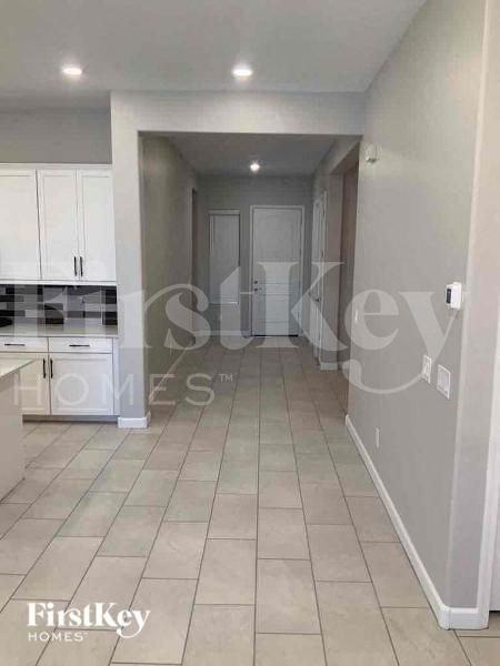 19731 W Jackson St - Photo 3 of 11