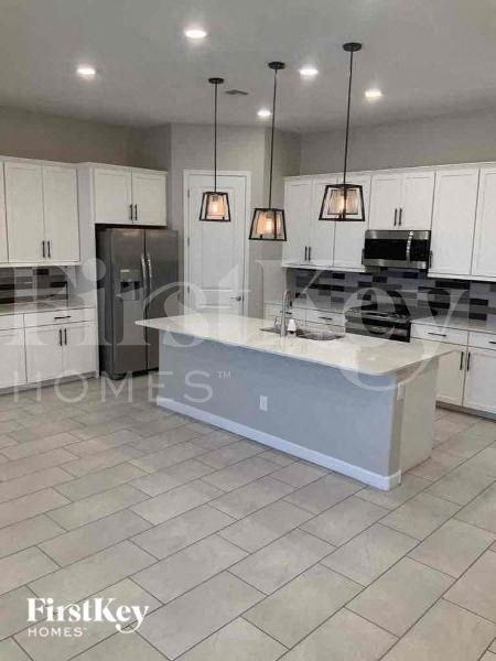 19731 W Jackson St - Photo 4 of 11