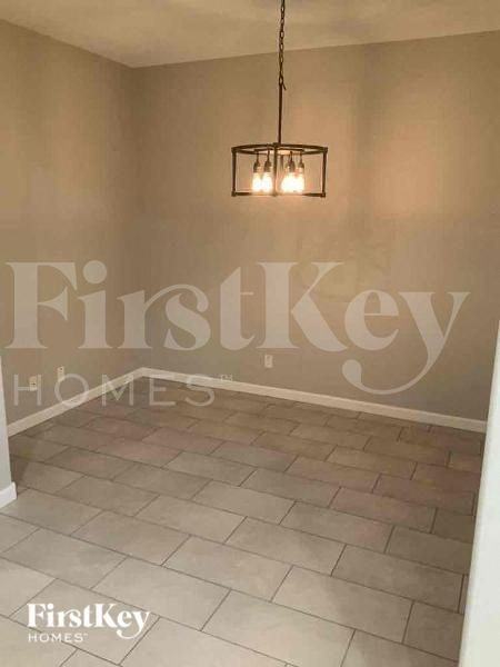 19731 W Jackson St - Photo 5 of 11