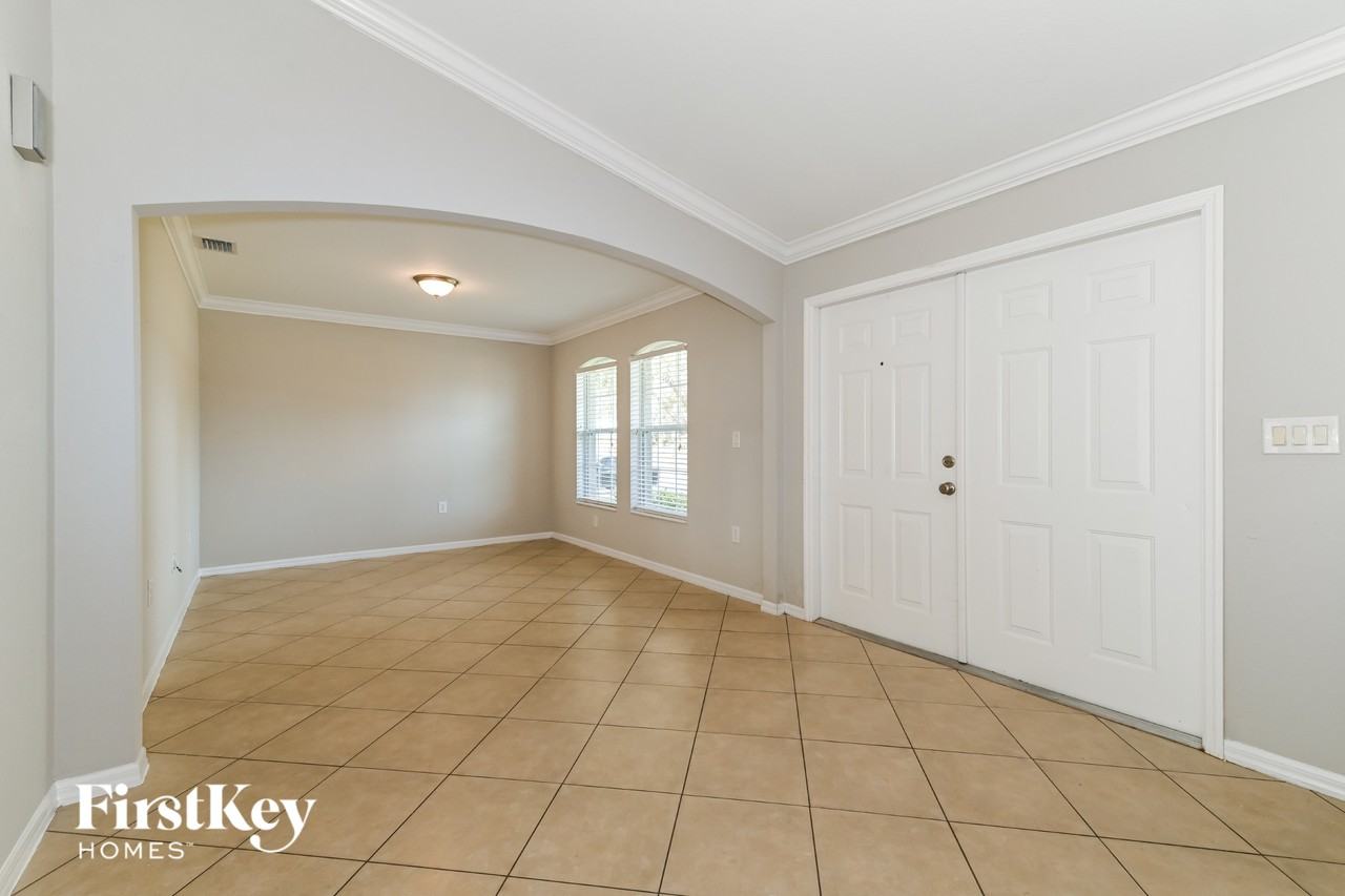 614 Sw 22nd Ter - Photo 2 of 15