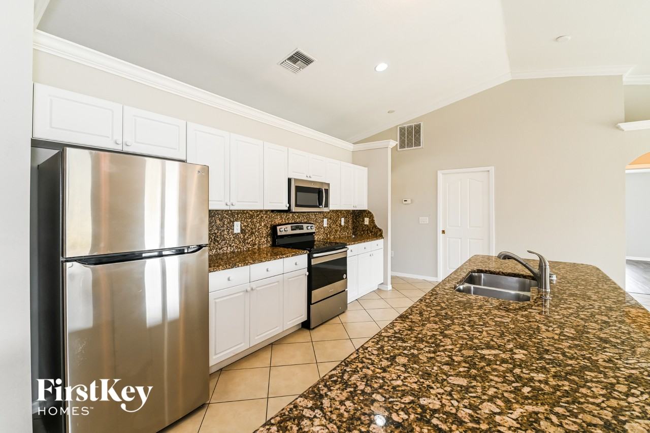 614 Sw 22nd Ter - Photo 6 of 15