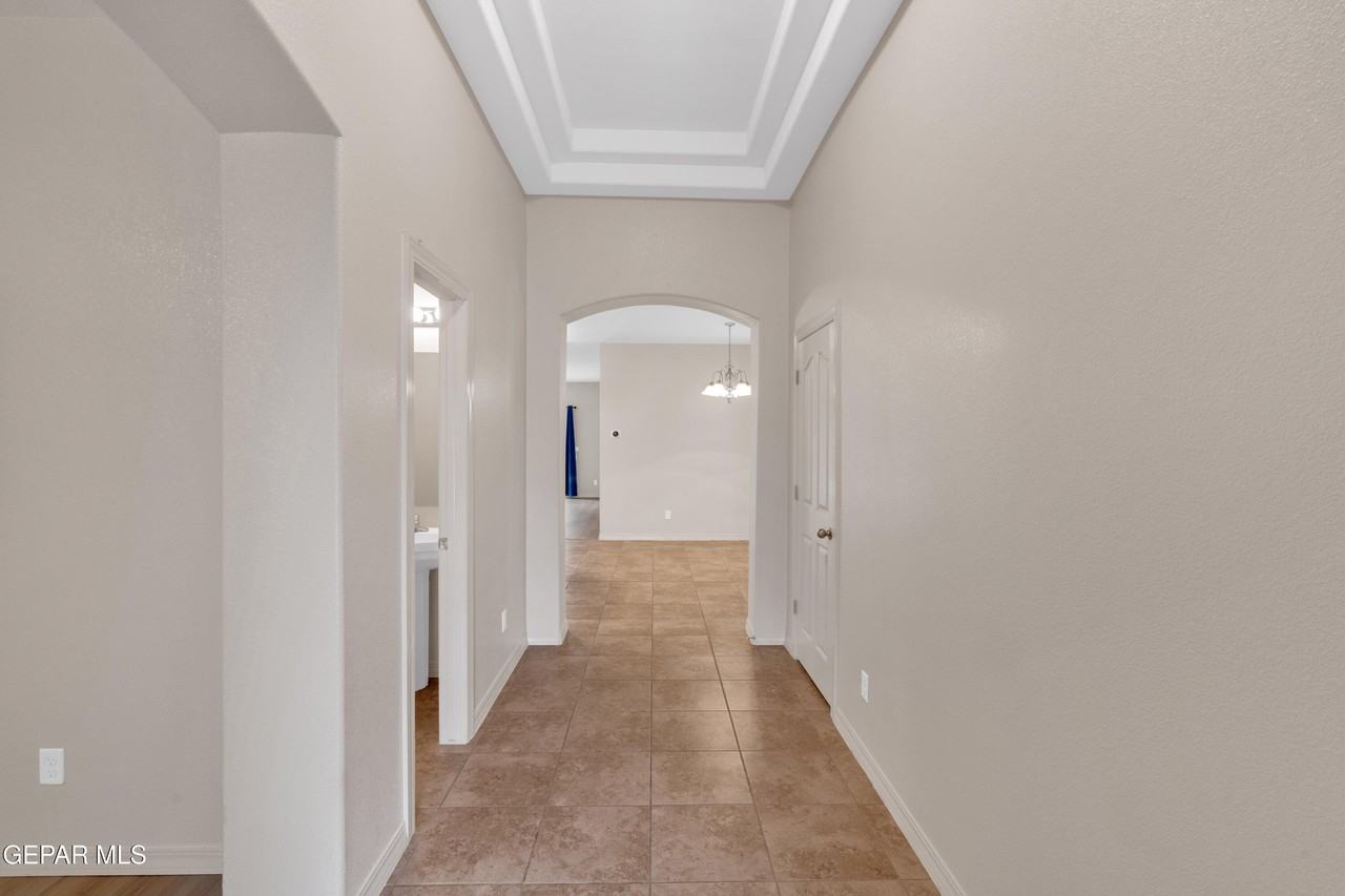 1629 Sora Way - Photo 5 of 50