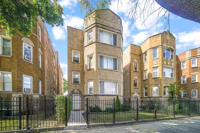 7828 S Winchester Ave Apt 2 - Photo 2 of 14