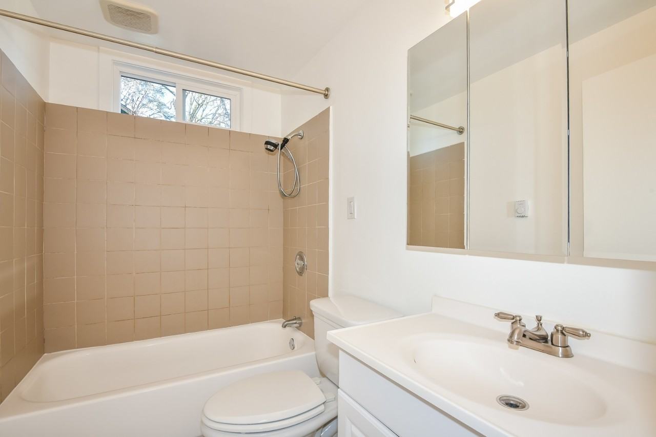 1710 Sturgus Ave S #1 - Photo 6 of 10