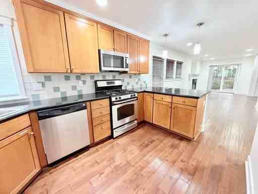 134A 25th Ave E - Photo 3 of 22