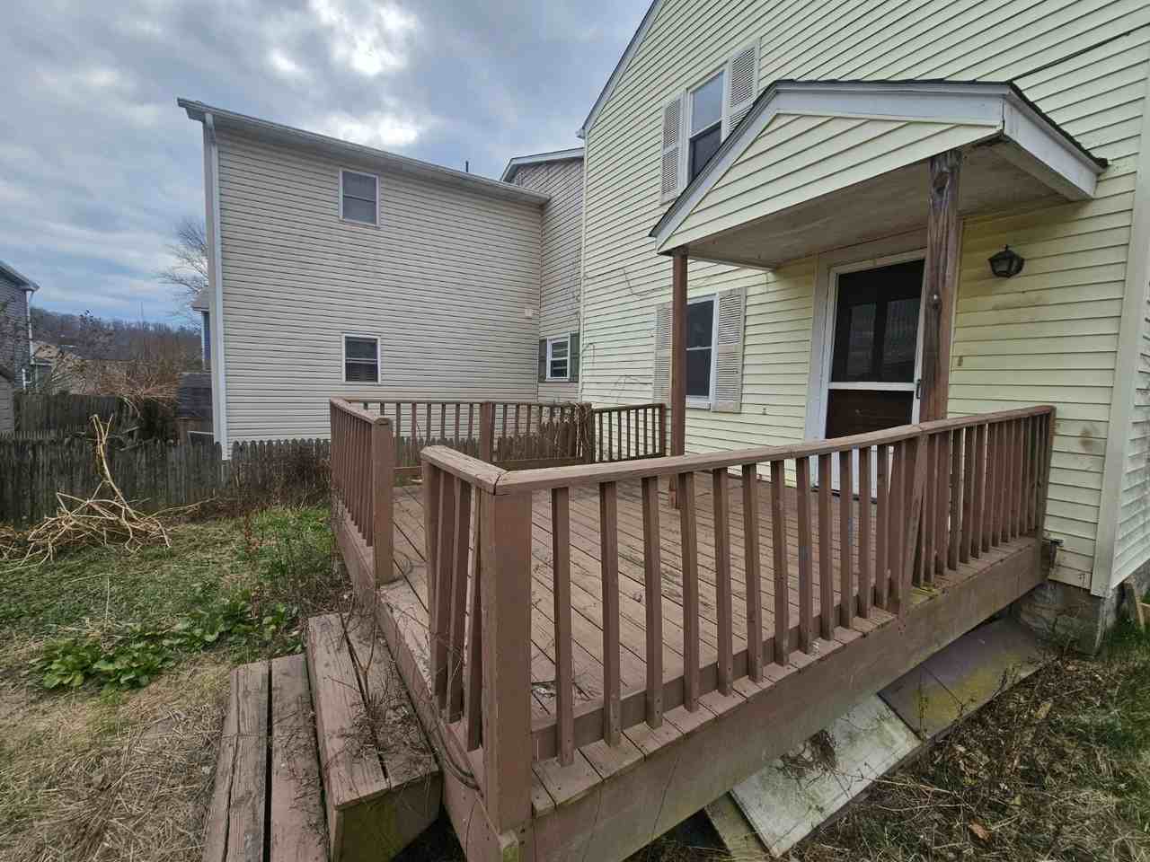 208 Arabella St - Photo 2 of 7