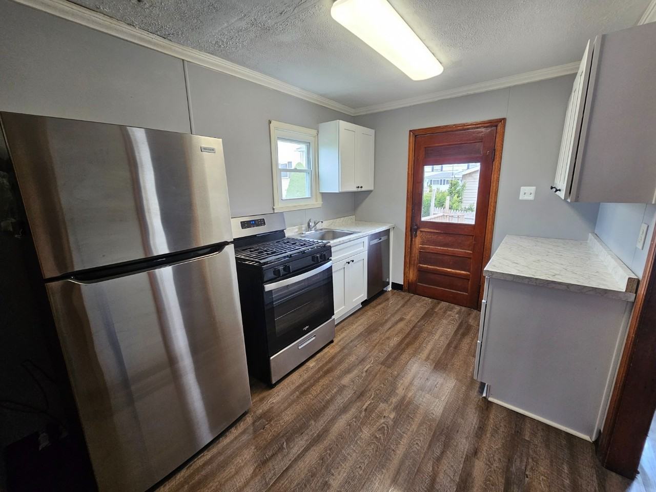 208 Arabella St - Photo 6 of 7