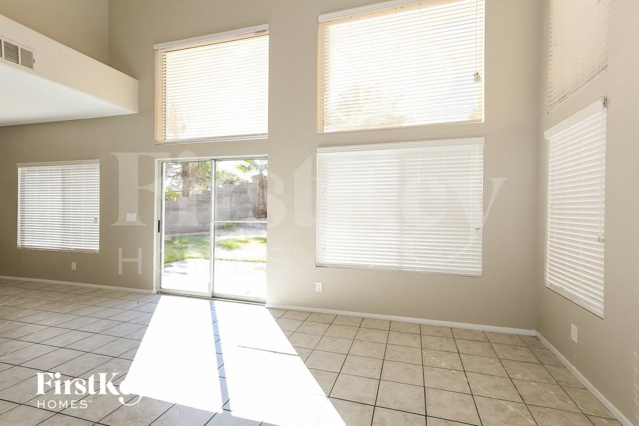 800 Coliseum Ln - Photo 6 of 15