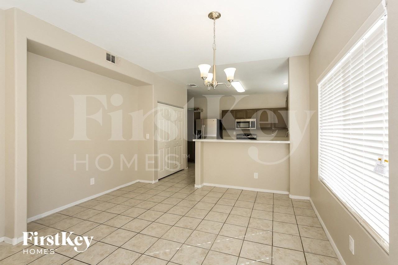 800 Coliseum Ln - Photo 7 of 15