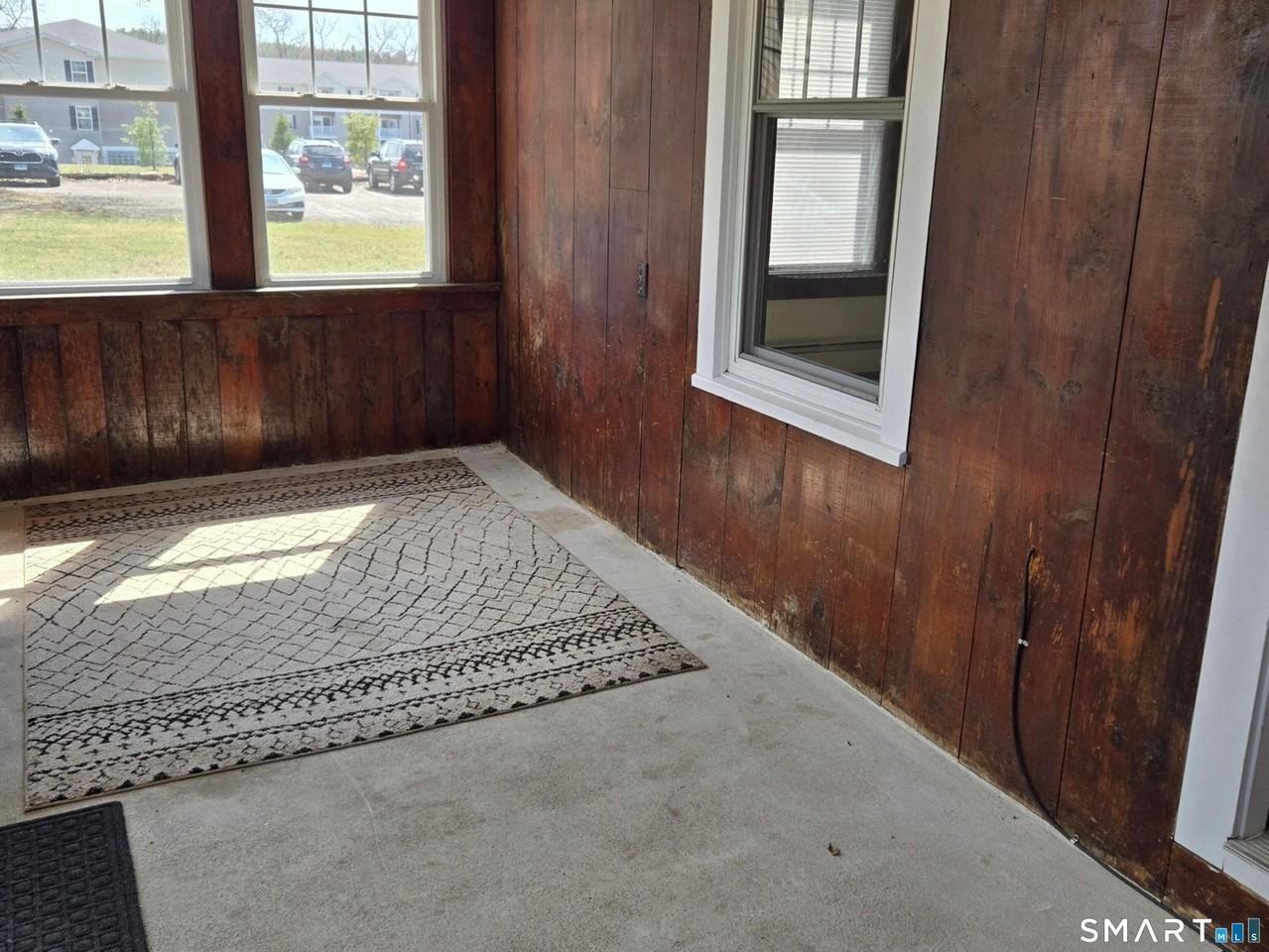150 Spencer St - Photo 5 of 24
