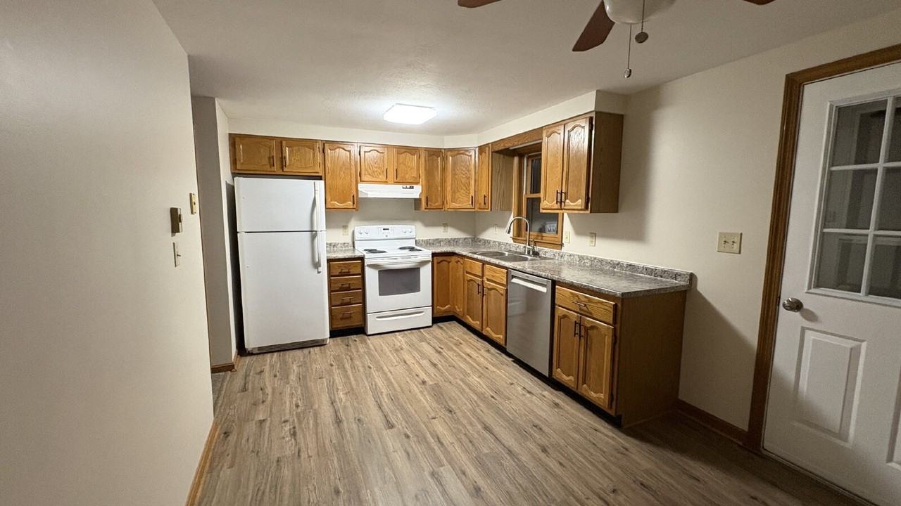 44 Garfield St #B - Photo 4 of 19