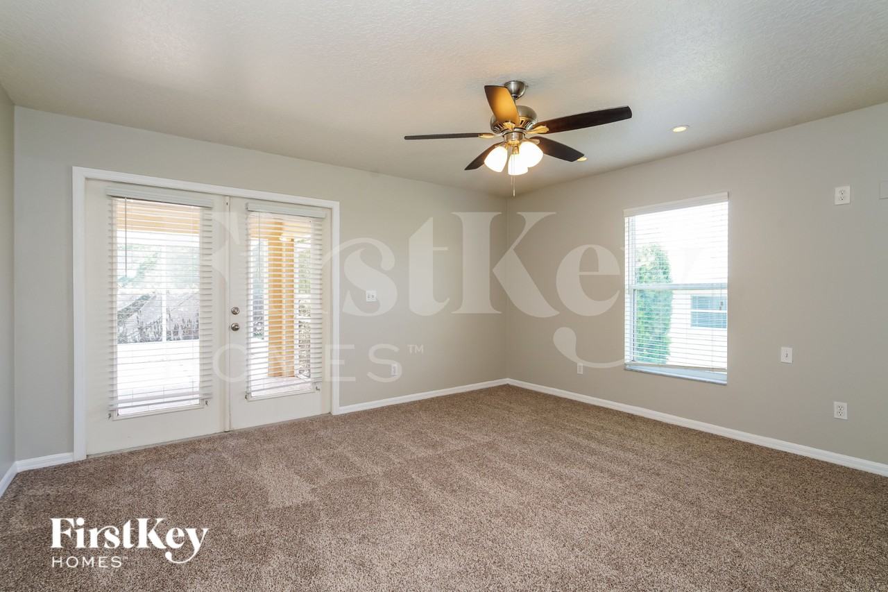 10934 Crescent Ridge Loop - Photo 7 of 16