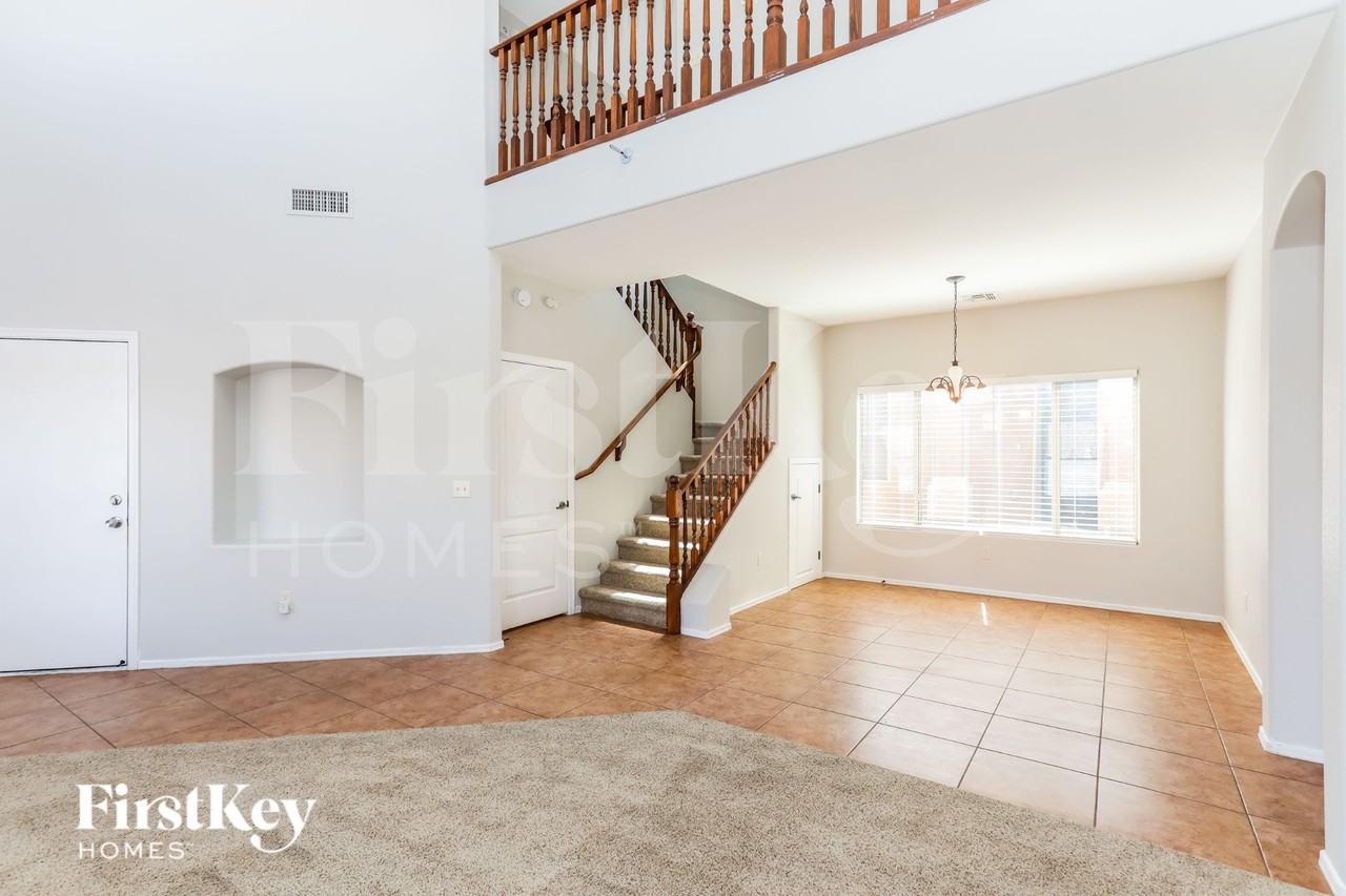 8404 S Otis Dr - Photo 3 of 16