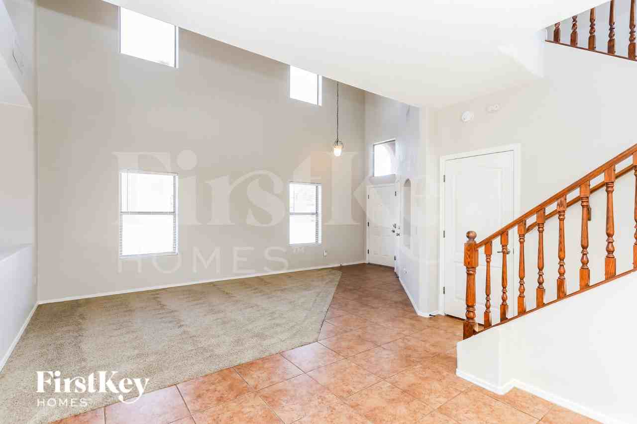 8404 S Otis Dr - Photo 4 of 16