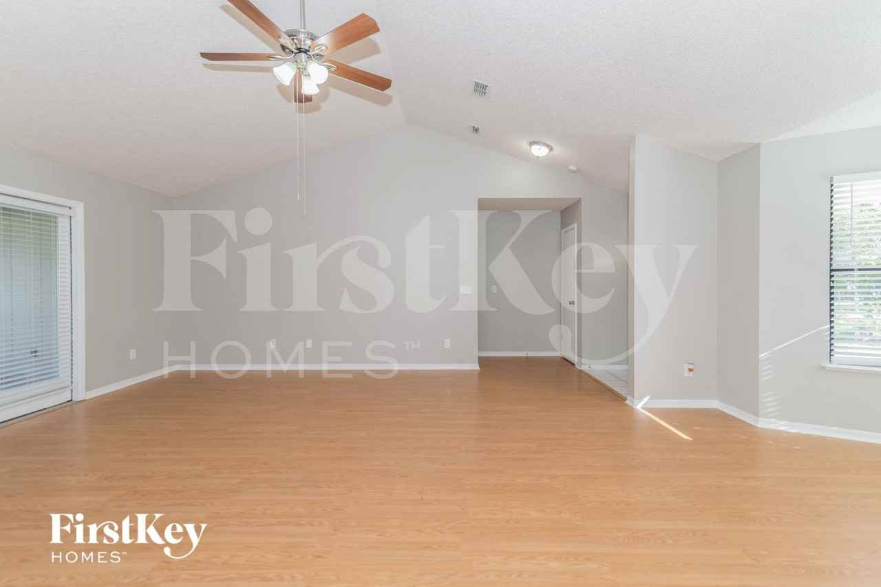 8445 Hamden Rd - Photo 4 of 15