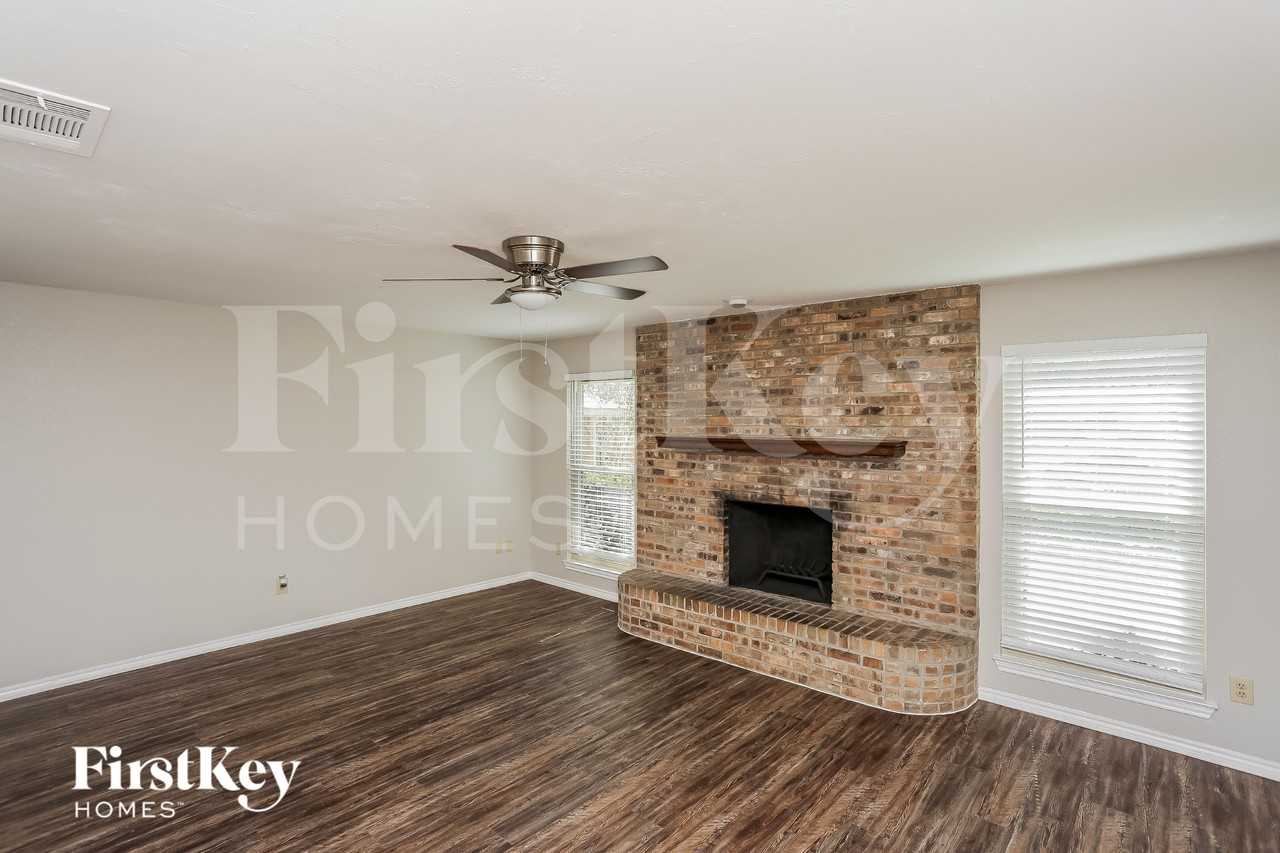 11908 Metmora Ct - Photo 3 of 16