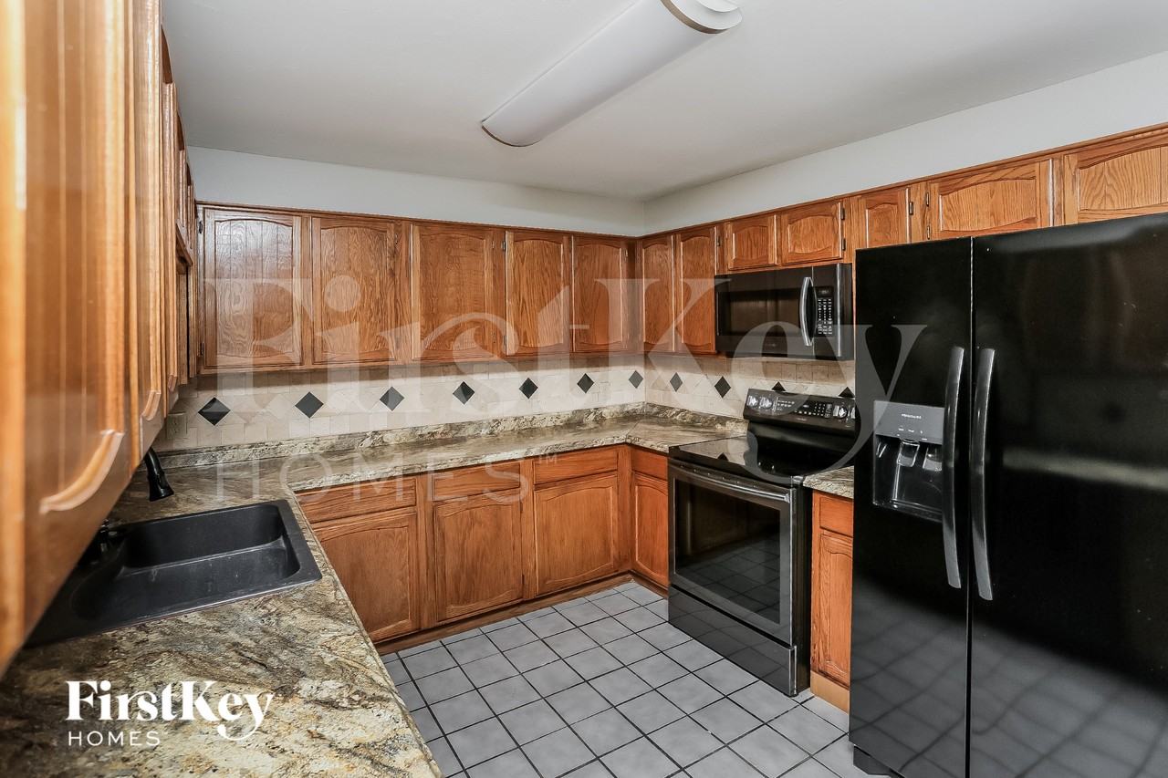 11908 Metmora Ct - Photo 6 of 16