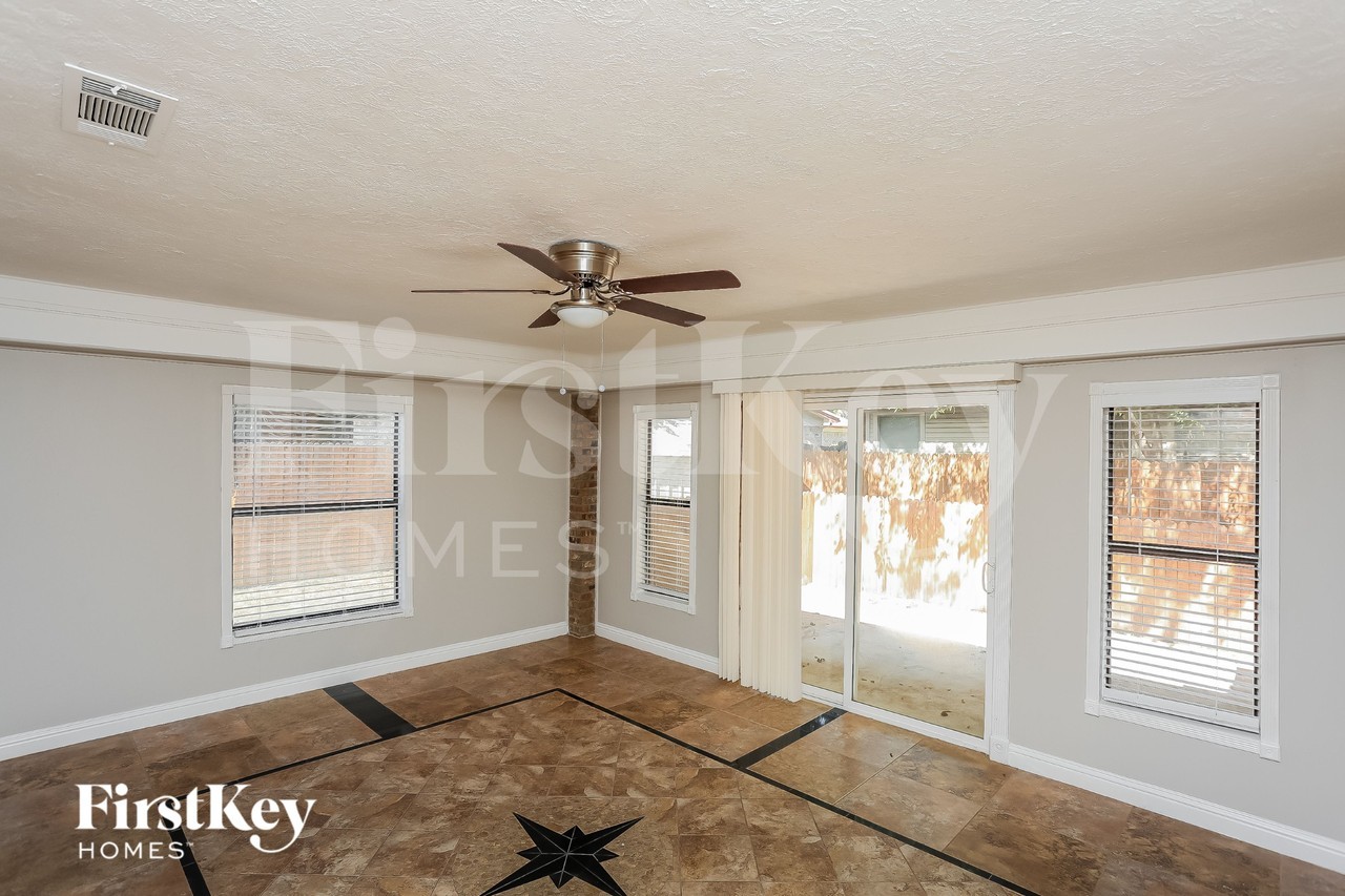11908 Metmora Ct - Photo 7 of 16