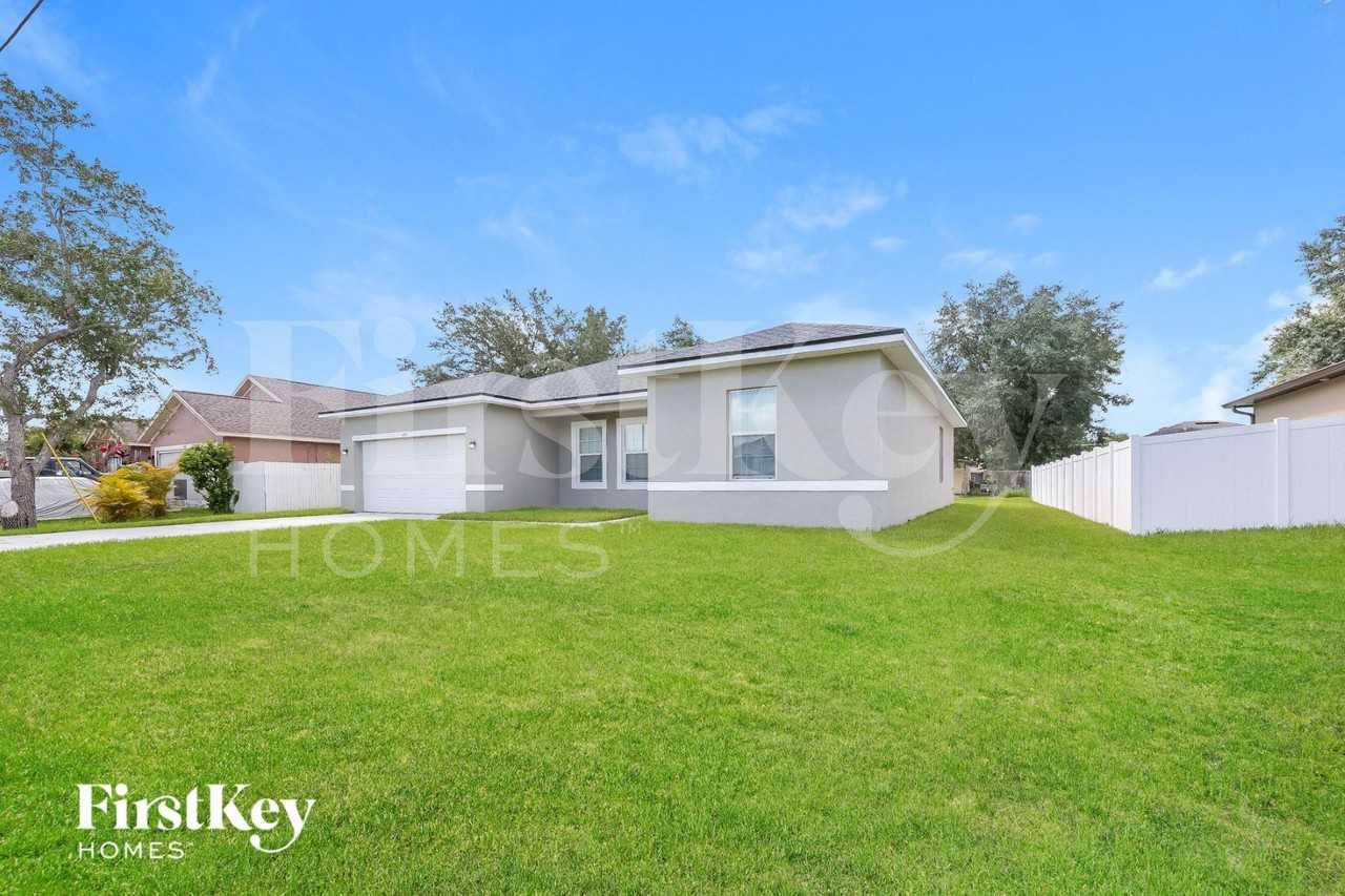 445 Eagle Dr - Photo 2 of 15