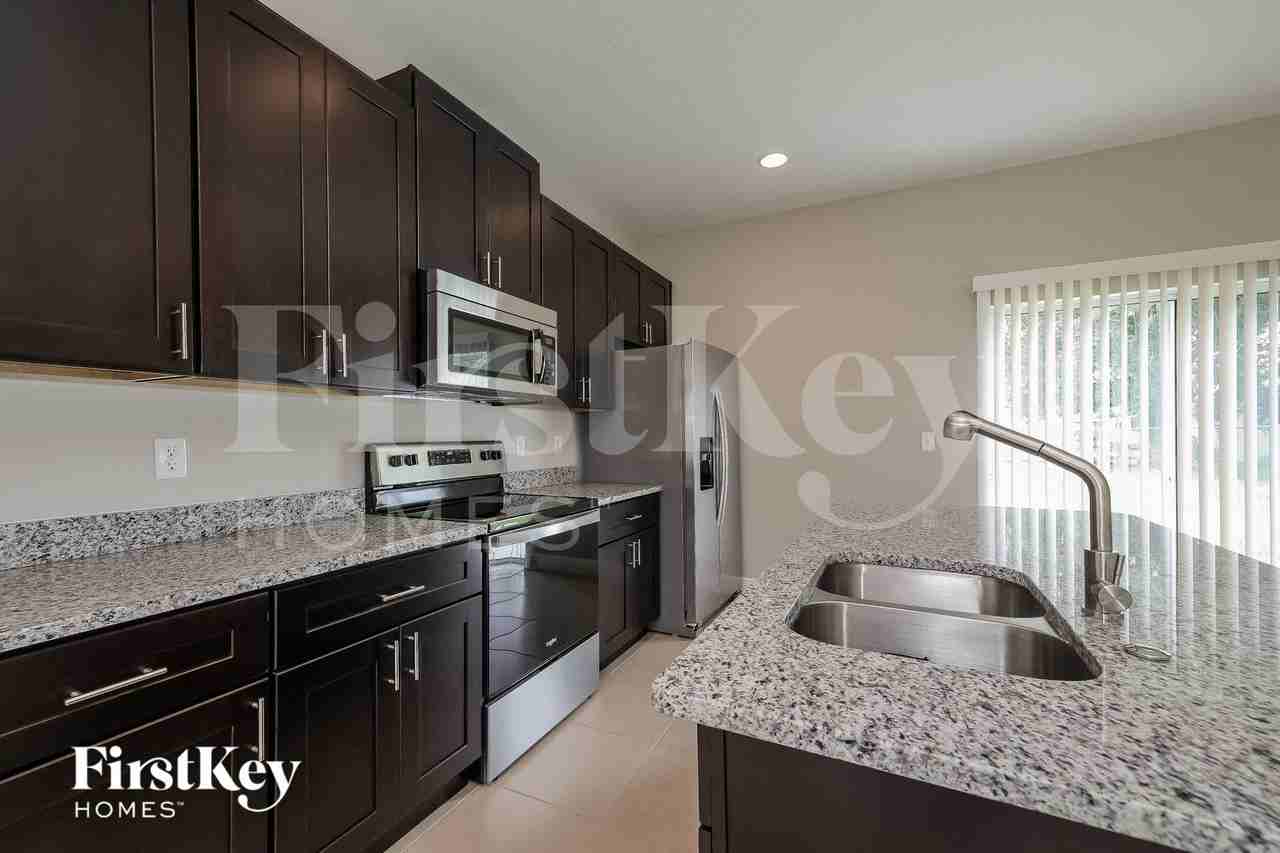 445 Eagle Dr - Photo 6 of 15