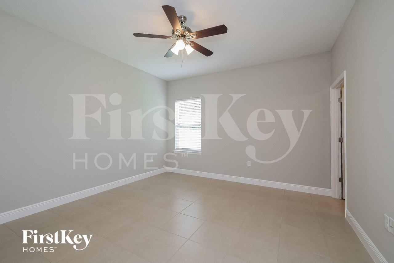 445 Eagle Dr - Photo 7 of 15