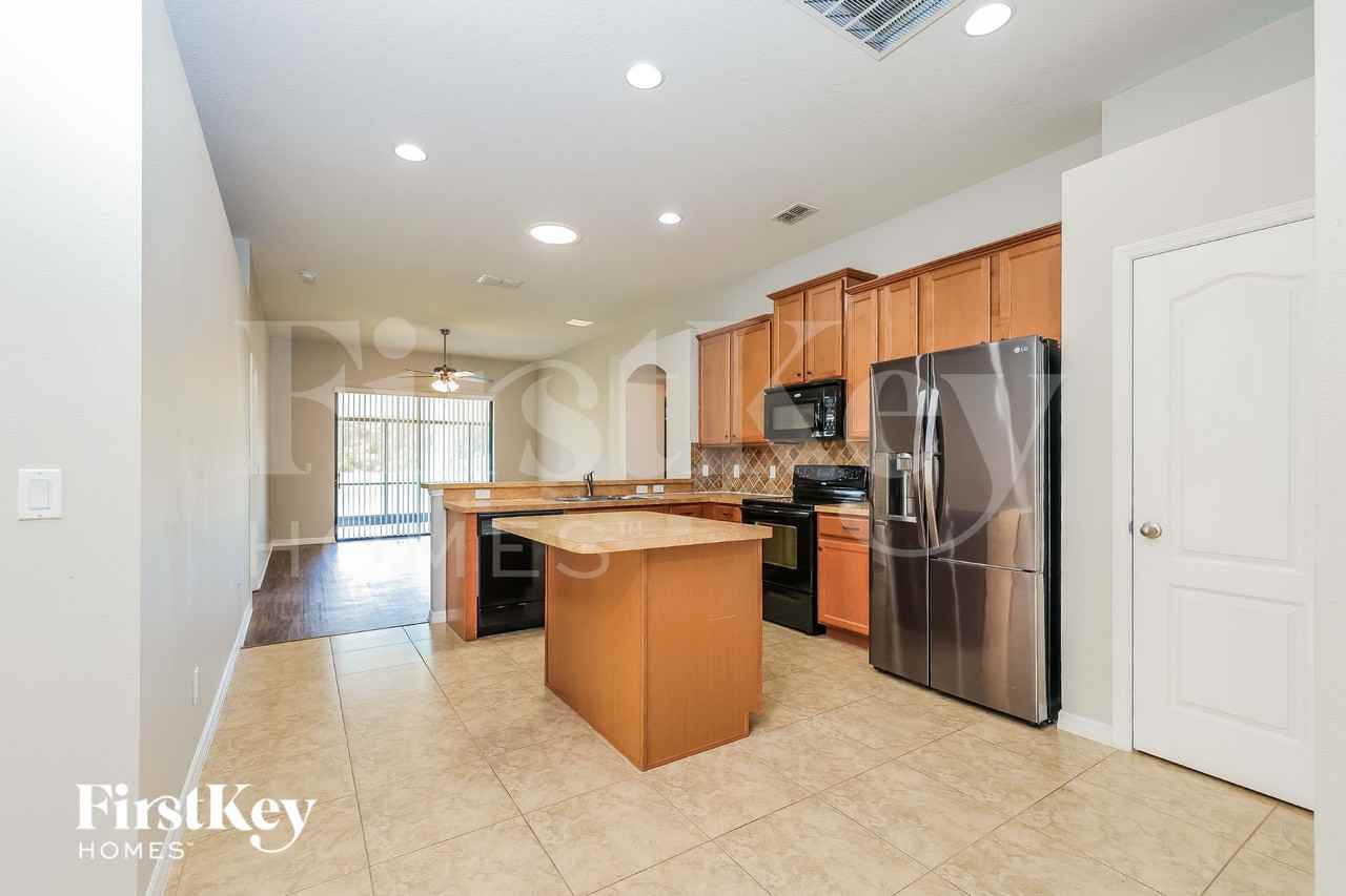 2708 Eagle Cliff Dr - Photo 6 of 16