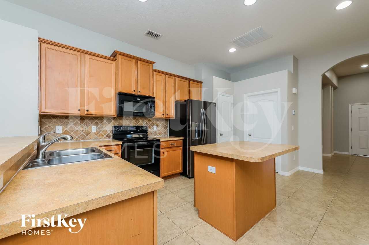 2708 Eagle Cliff Dr - Photo 7 of 16