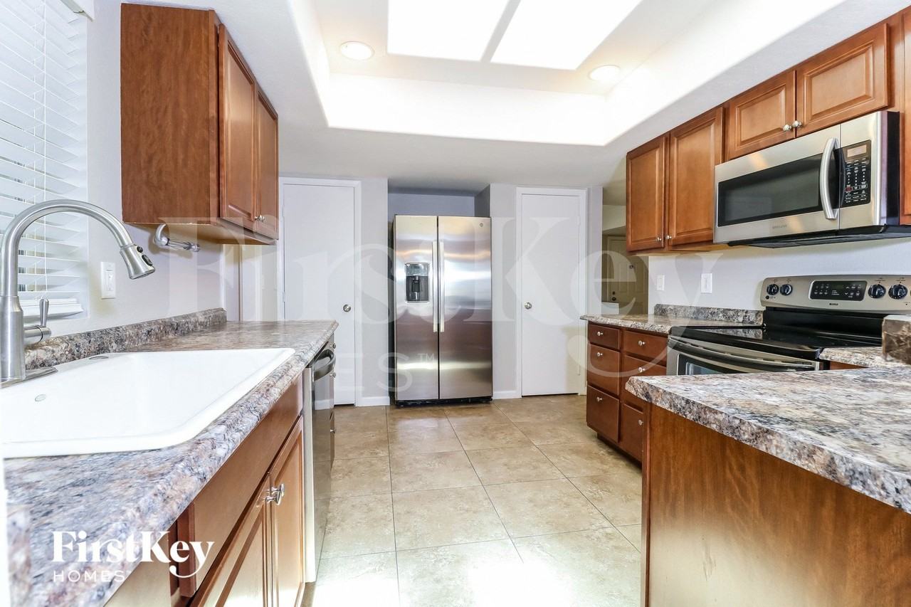 5820 W Carol Ave - Photo 7 of 15