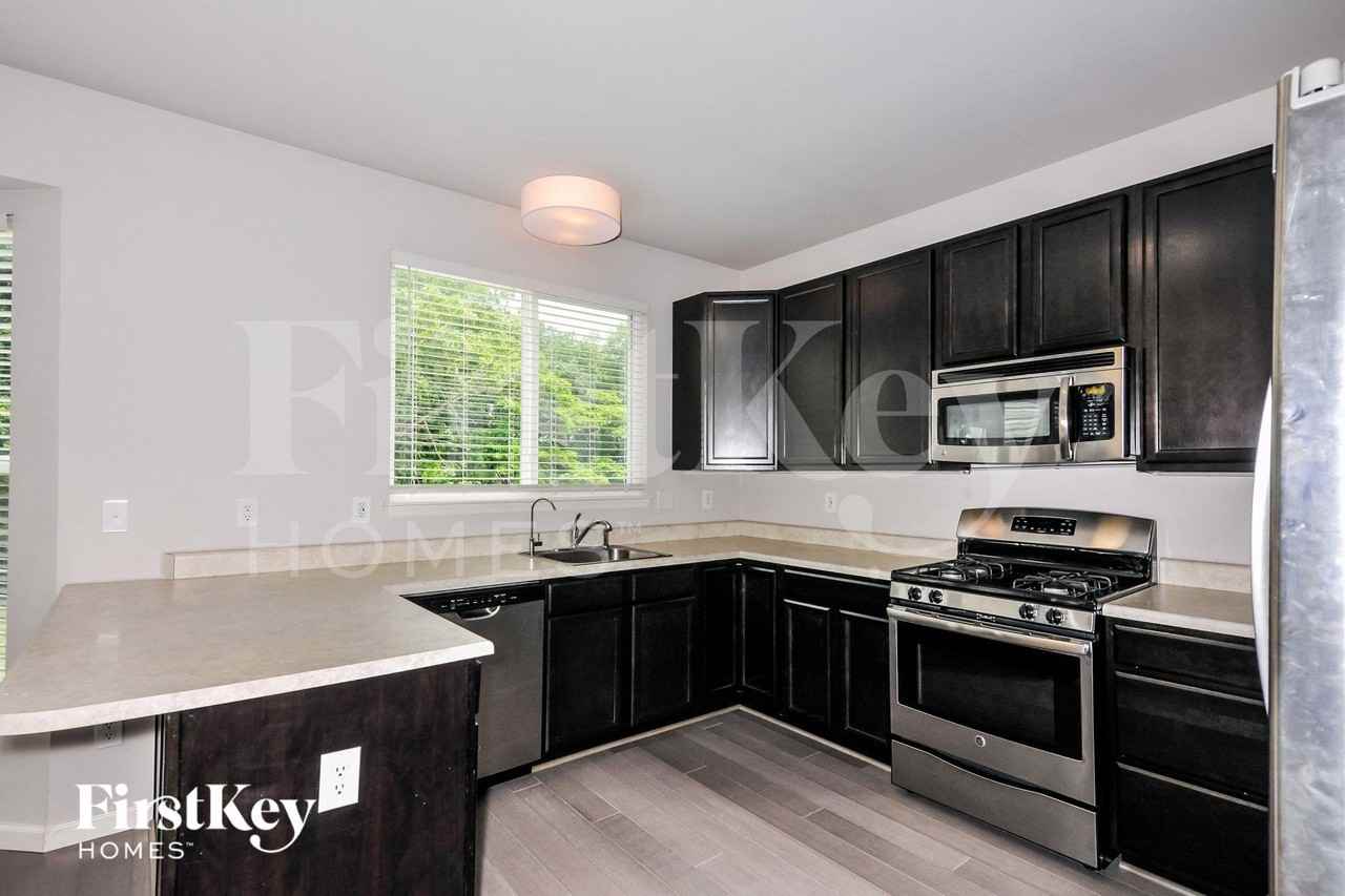 246 Lonepine Dr - Photo 6 of 15