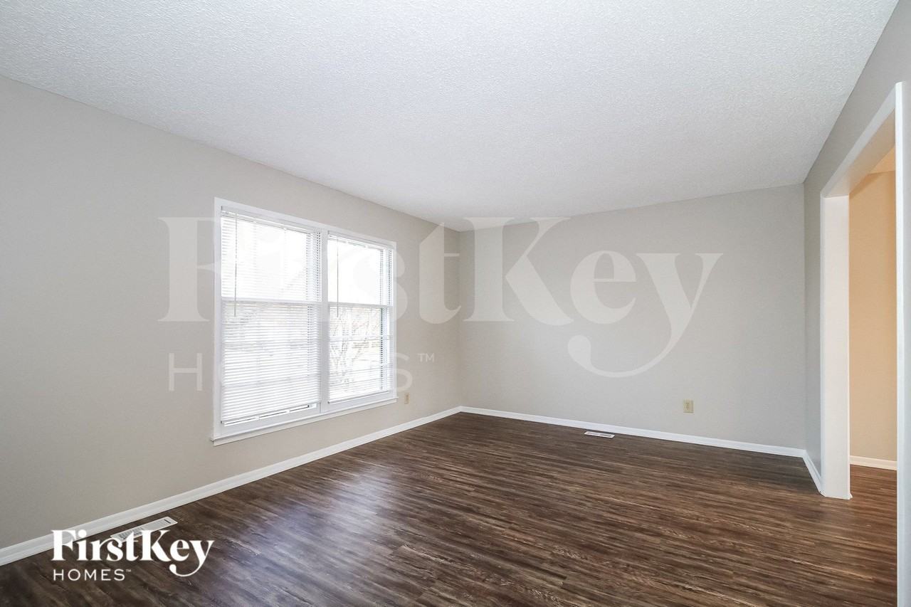 1923 Greenstone Pl - Photo 3 of 15