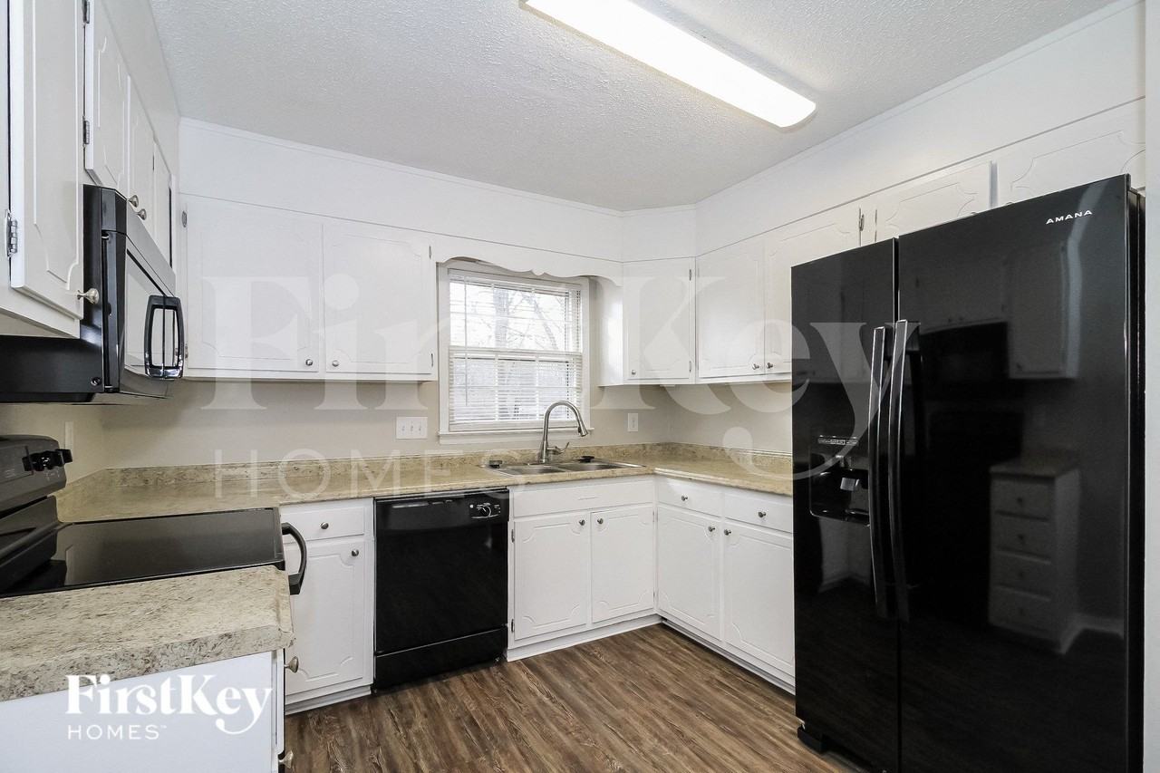 1923 Greenstone Pl - Photo 7 of 15