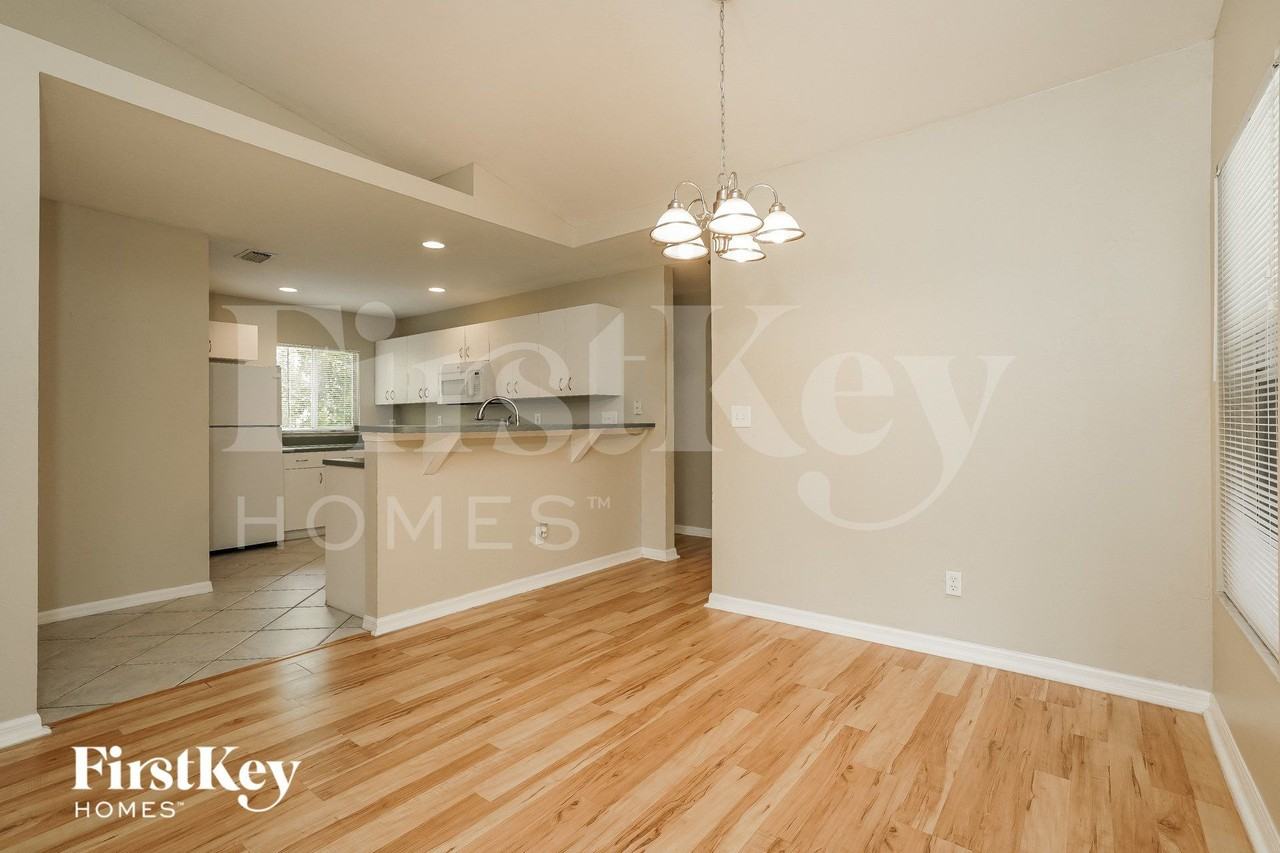 8418 Wren Rd - Photo 4 of 15