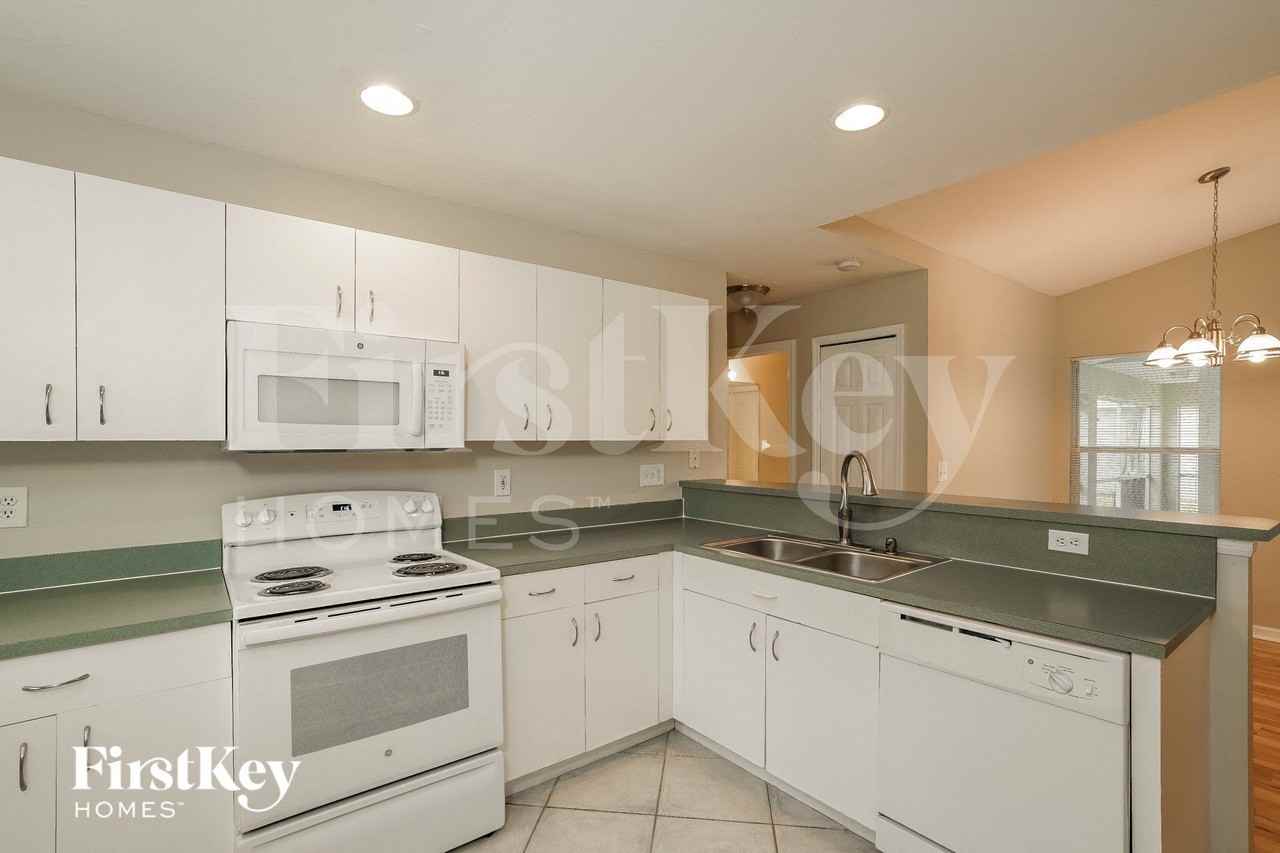 8418 Wren Rd - Photo 6 of 15