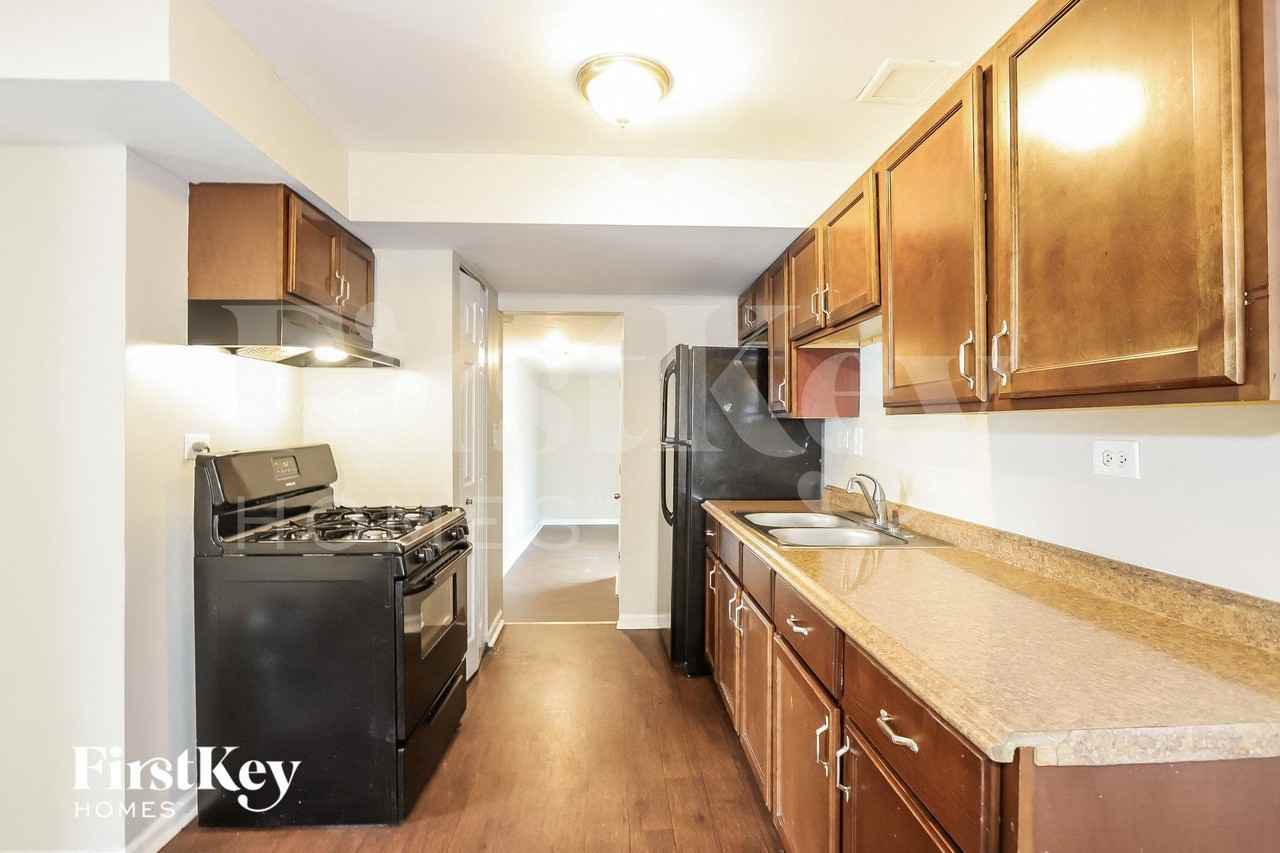 803 Blackhawk Dr - Photo 6 of 15