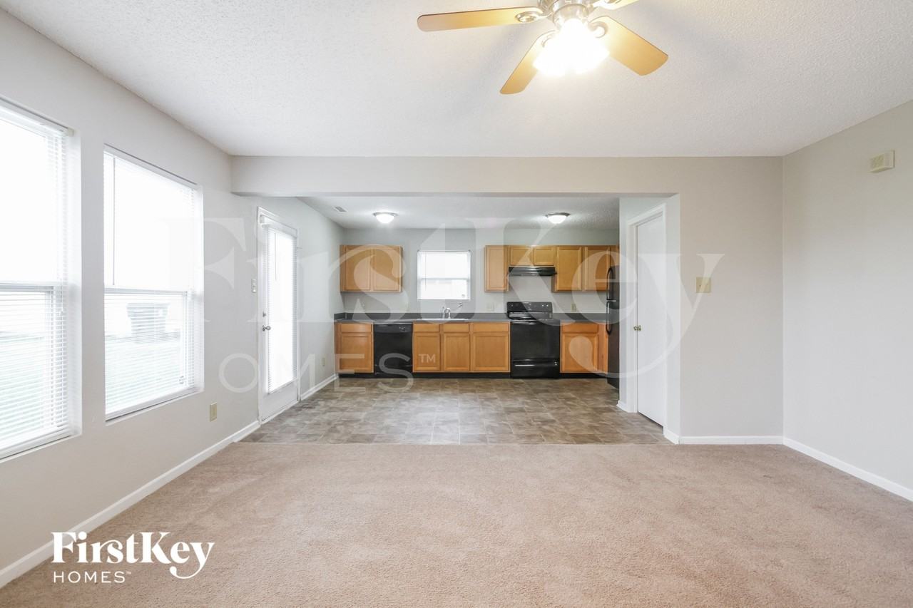 7919 Hydrangea Ct - Photo 5 of 15