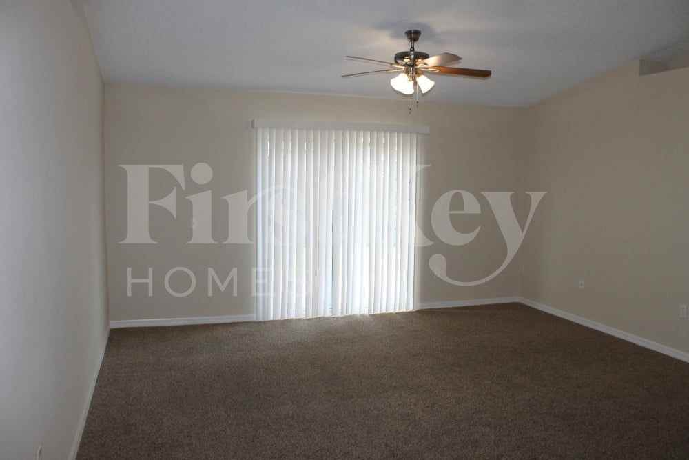 7395 Edenfield Park Rd - Photo 5 of 19