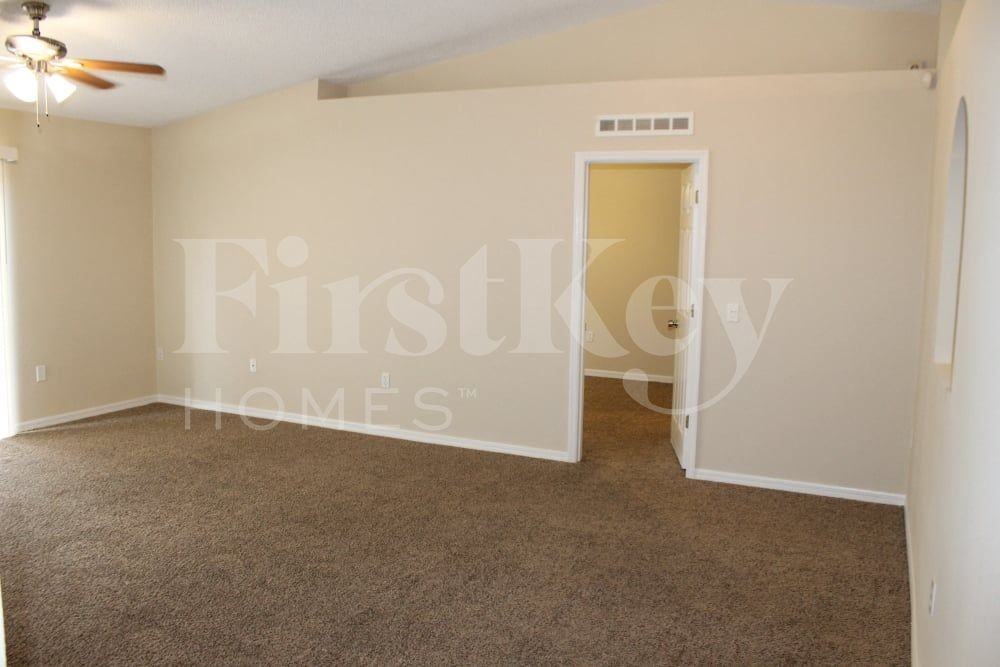 7395 Edenfield Park Rd - Photo 6 of 19