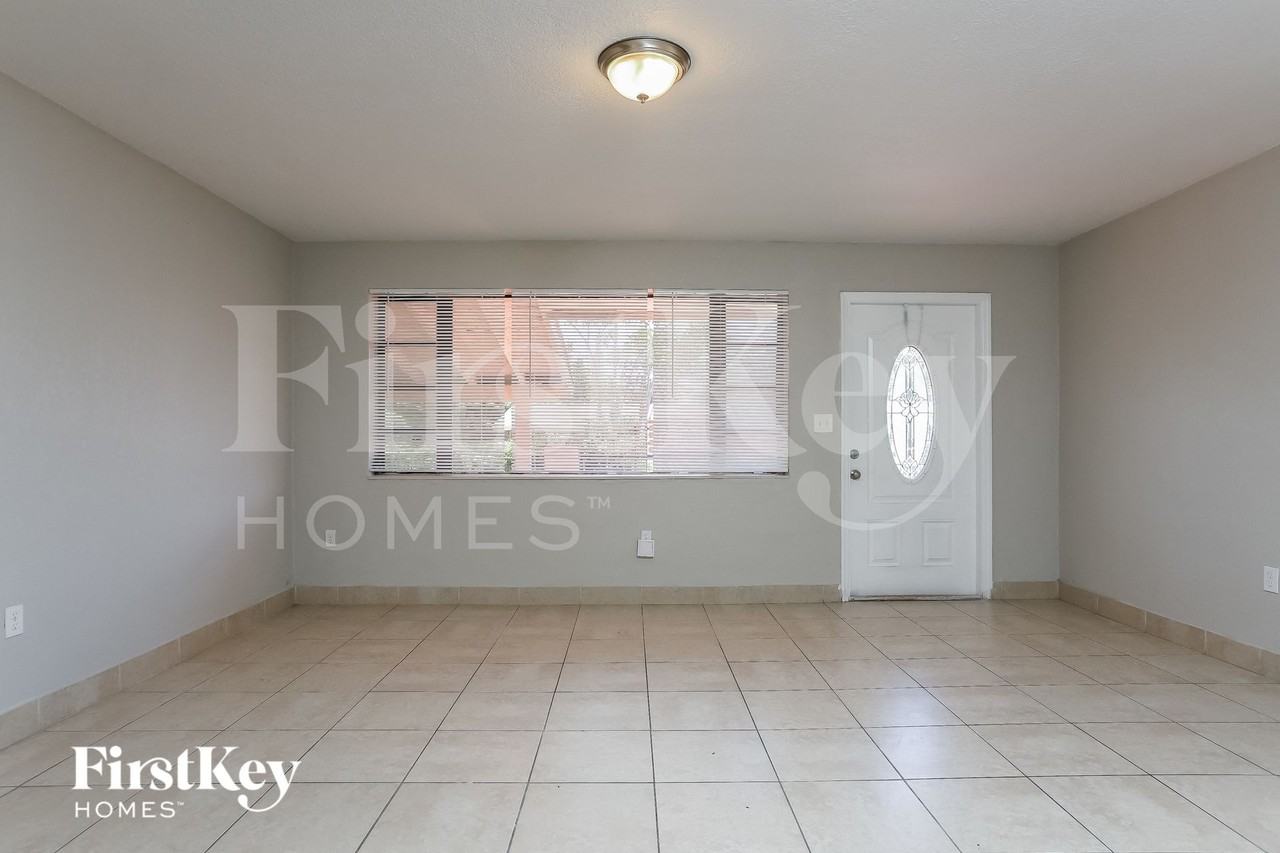 731 Nw 175th Dr - Photo 5 of 15