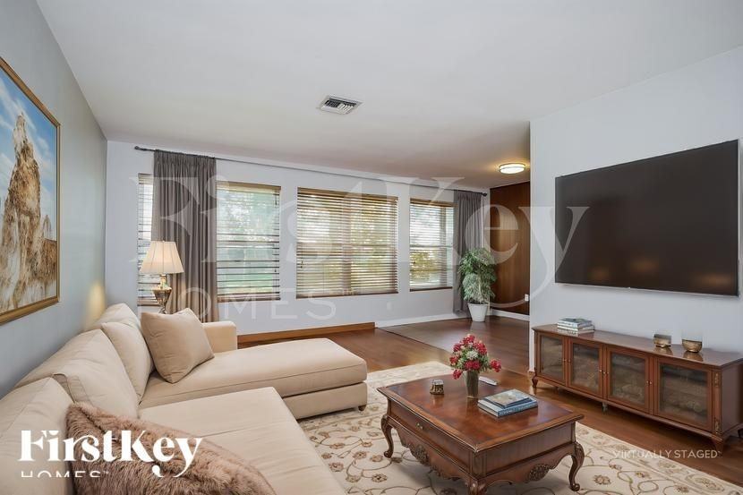 607 Faber Dr - Photo 4 of 18